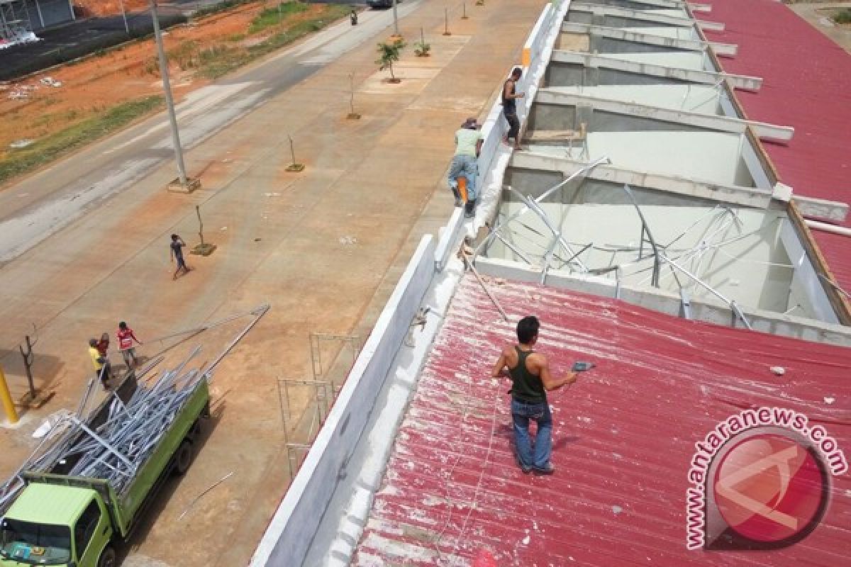 Puting Beliung Rusak Sejumlah Bangunan di Batam