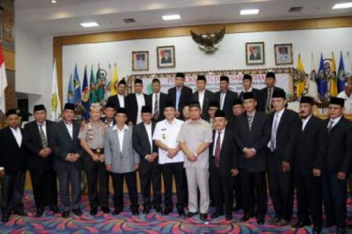 Gubernur Ridho Ficardo Kukuhkan Pengurus MUI Lampung
