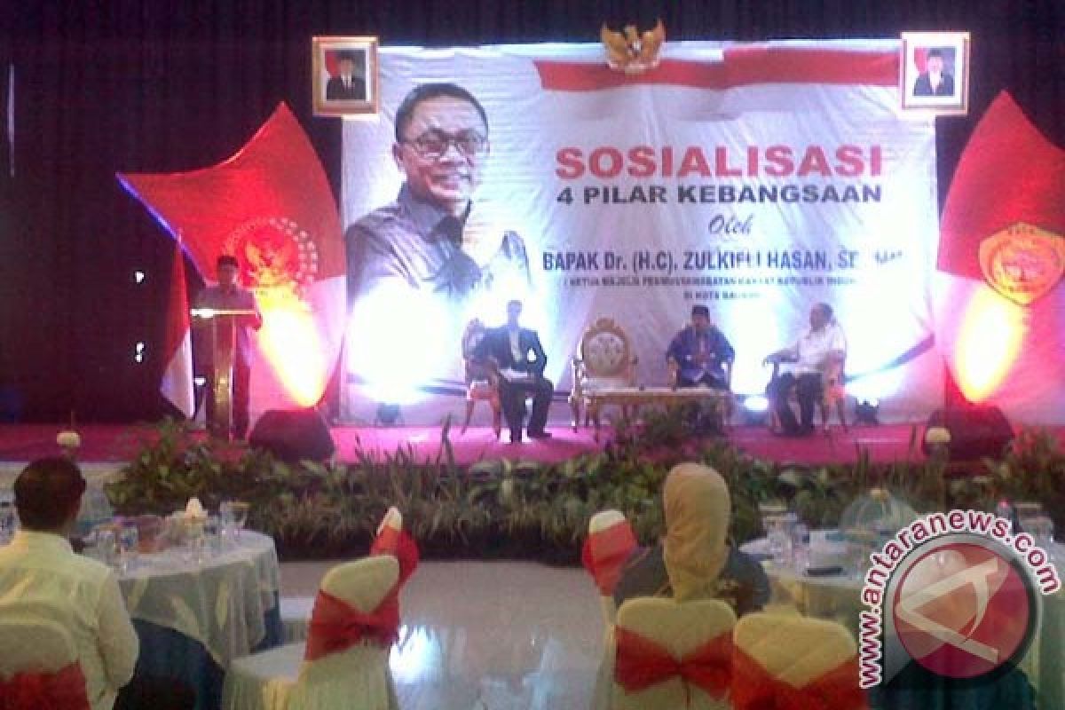 Ketua MPR Sosialisasi Empat Pilar Kebangsaan Di Baubau