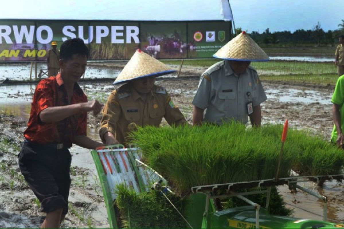 Bupati Sambas : Penerapan Teknologi Pertanian Sudah Seharusnya 