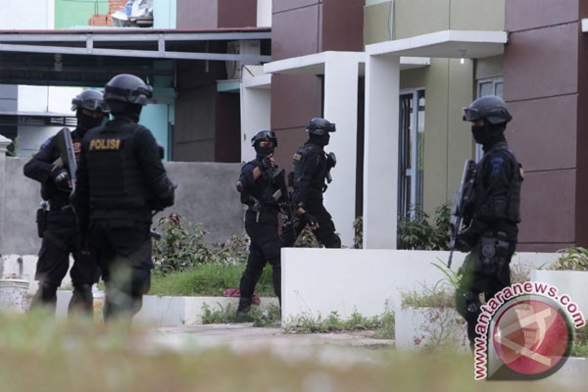 Densus 88 antiteror tangkap terduga teroris di Kampar, Riau