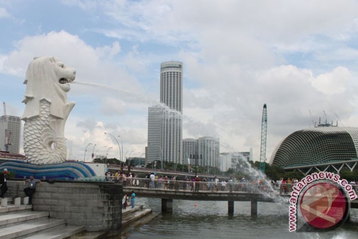 Oxygen cylinders, ventilators donated by Singapore arrive in Jakarta