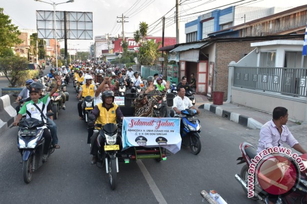 Ribuan Warga Lepas Umar Zunaidi 