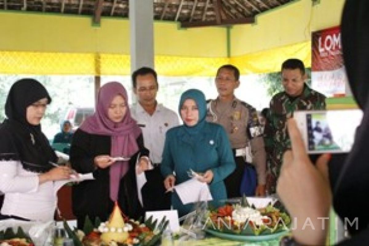 Mahasiswa KKN UMM Inisiasi Lomba Tumpeng HUT RI