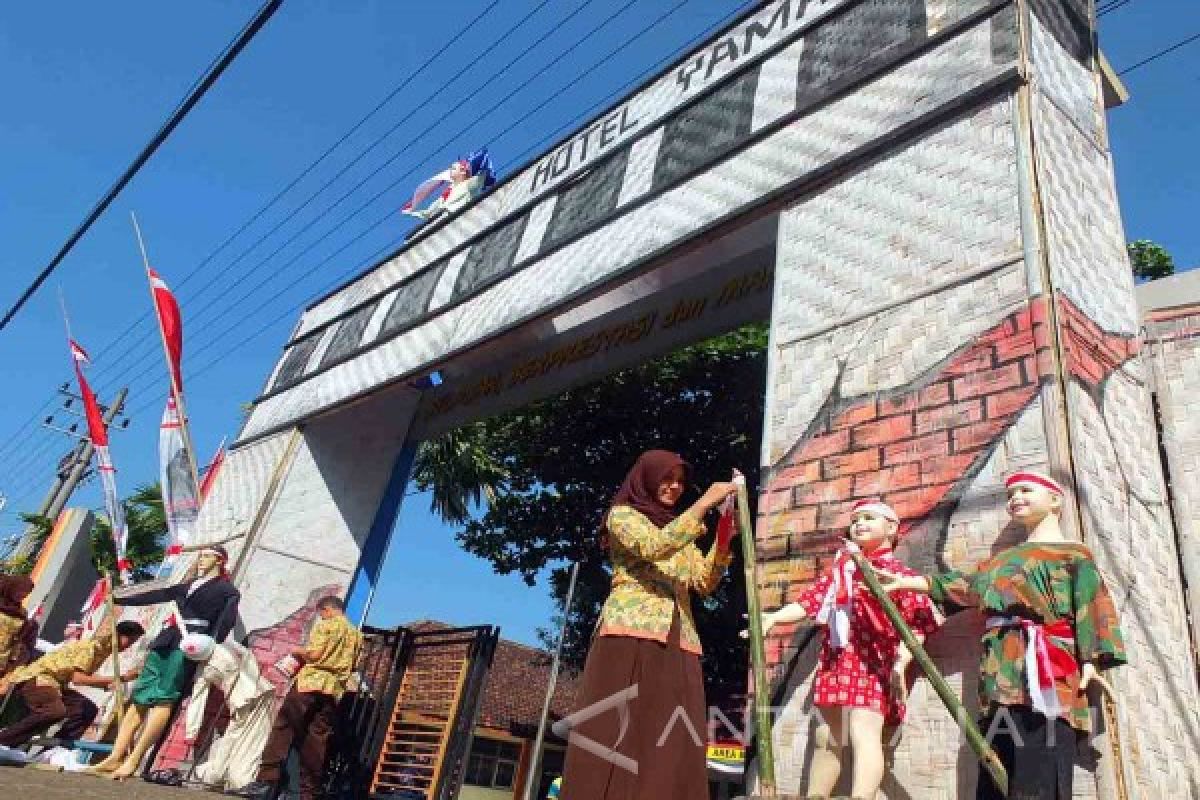 SMKN 3 Jember Buat Diorama Perjuangan Jelang HUT RI