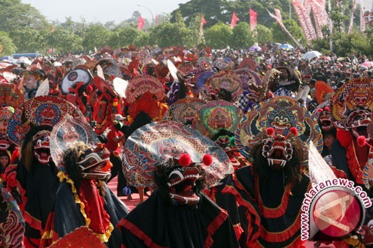 Pemkab Kediri Gelar Tari Kolosal 1.000 Barong