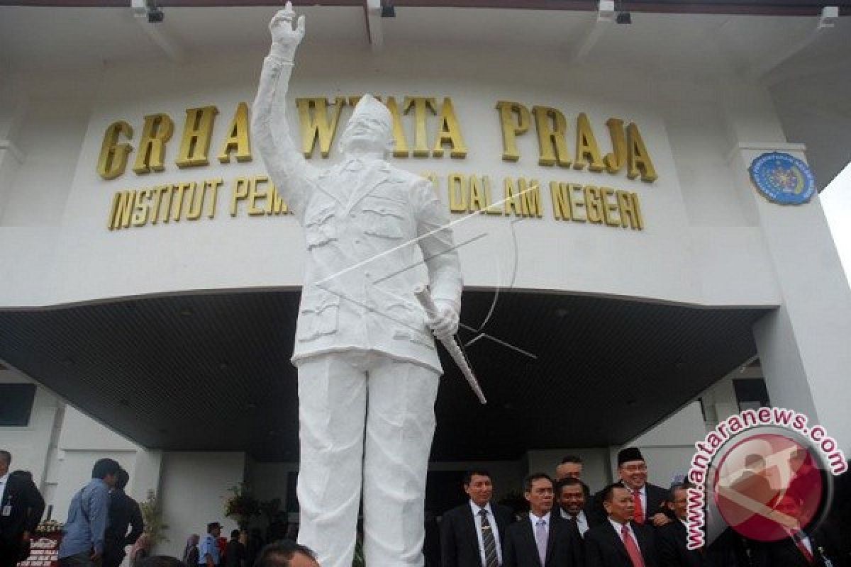 Jokowi Harapkan Lulusan IPDN Jadi Pelopor Reformasi Birokrasi