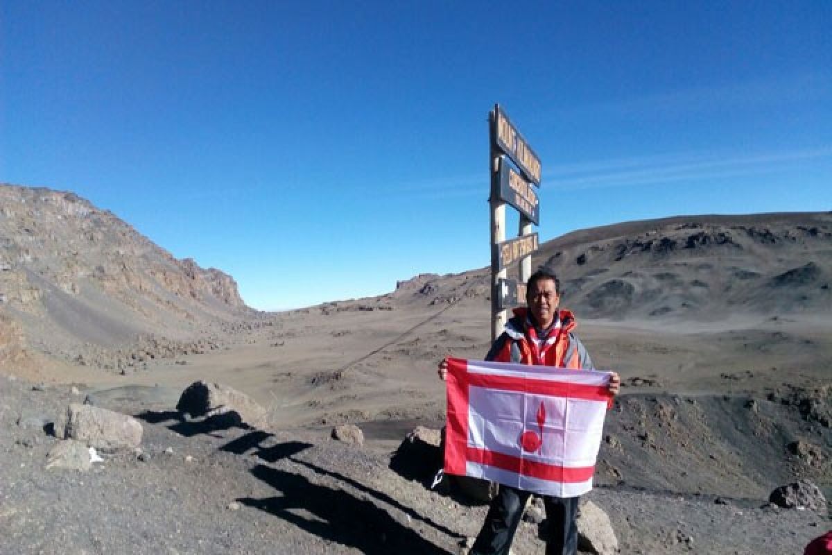 Andalan Nasional Pramuka Taklukkan Puncak Kilimanjaro