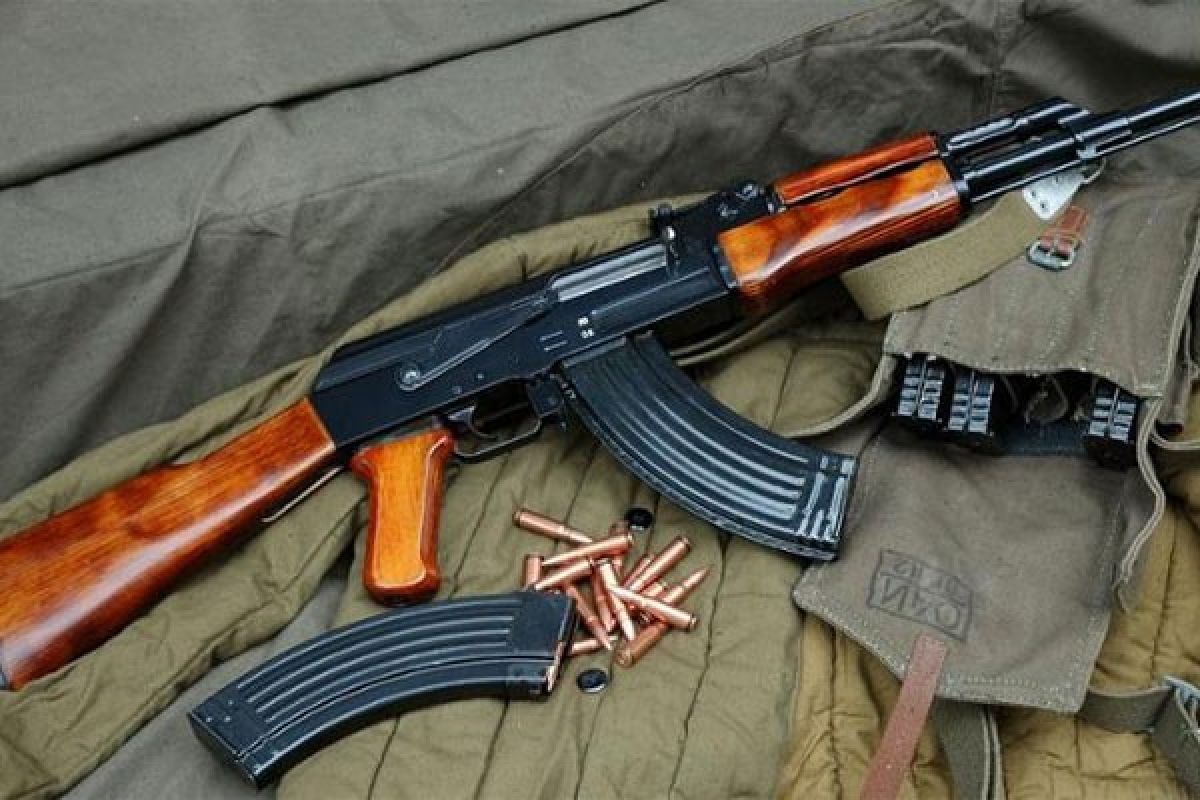 Lawan terorisme, Rusia siapkan 5.000 senapan AK-47s untuk Filipina