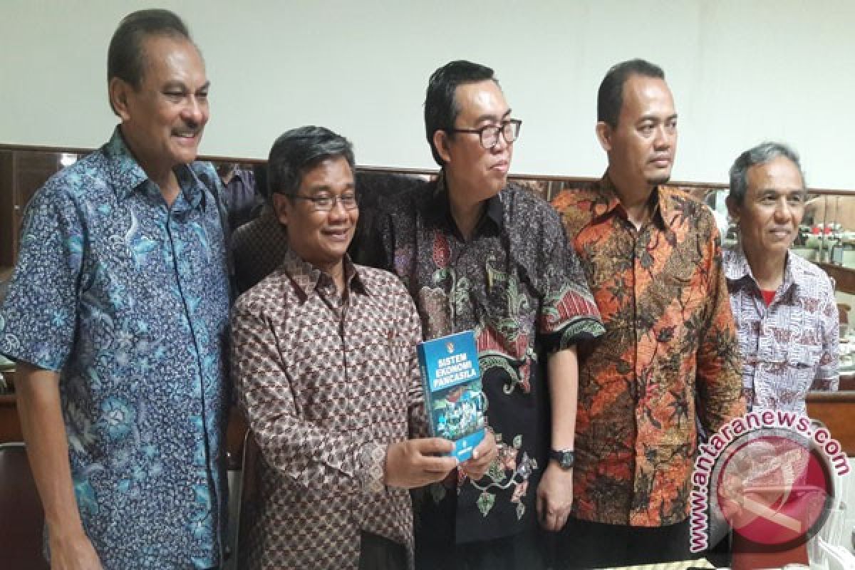 Subiakto: universitas perlu ajarkan sistem ekonomi Pancasila