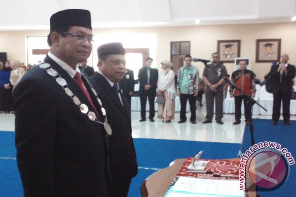 Zairin Bertekad Fakultas Kedokteran Dipenuhi Guru Besar