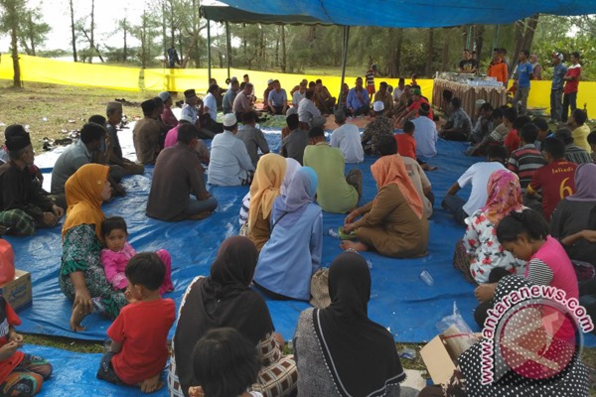 Nelayan pesisir Aceh Barat adakan 