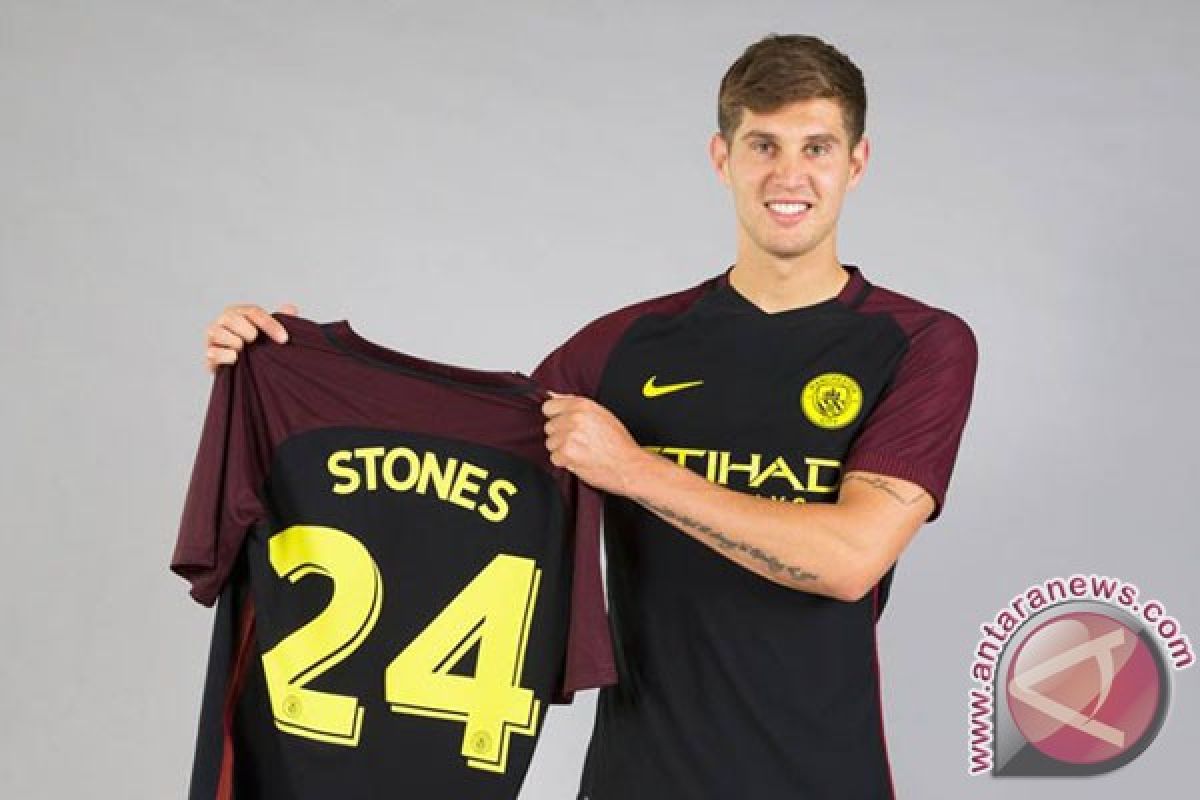 City rekrut Stones dari Everton