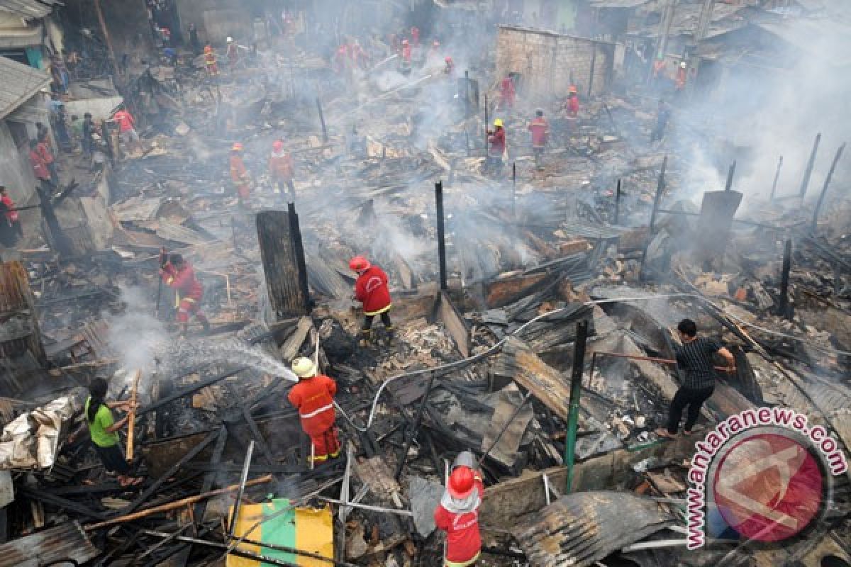 Kebakaran landa Kampung Lio Depok