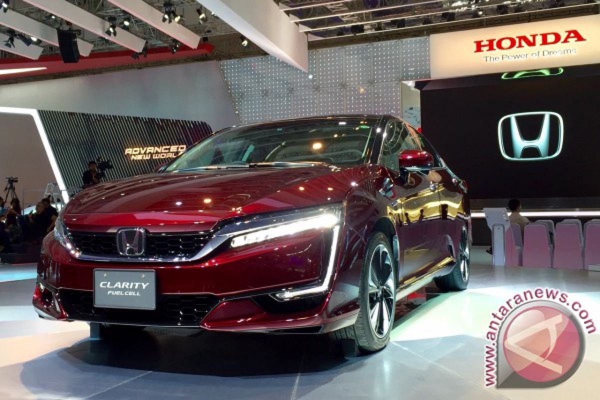 Spesifikasi sedan lima penumpang Honda Clarity