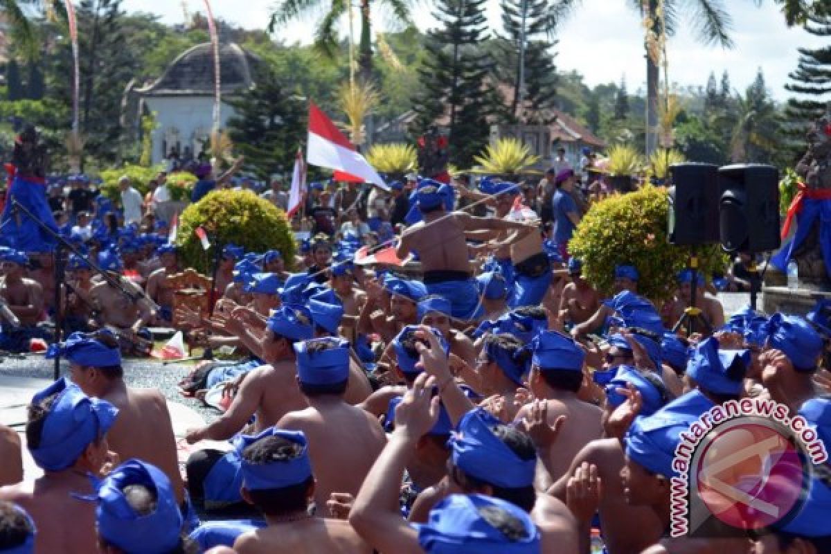 15.361 Seniman Meriahkan Pagelaran Genjek Kolosal