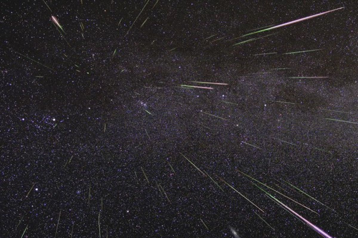 Hujan Meteor Perseid Hiasi Langit malam 11-12 Agustus