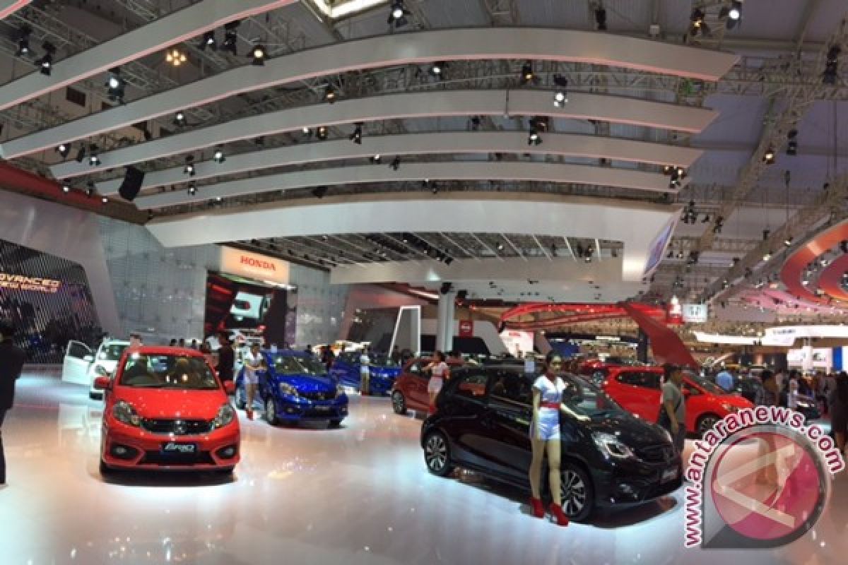 Empat paket aksesoris Honda dirabat dan berhadiah voucher