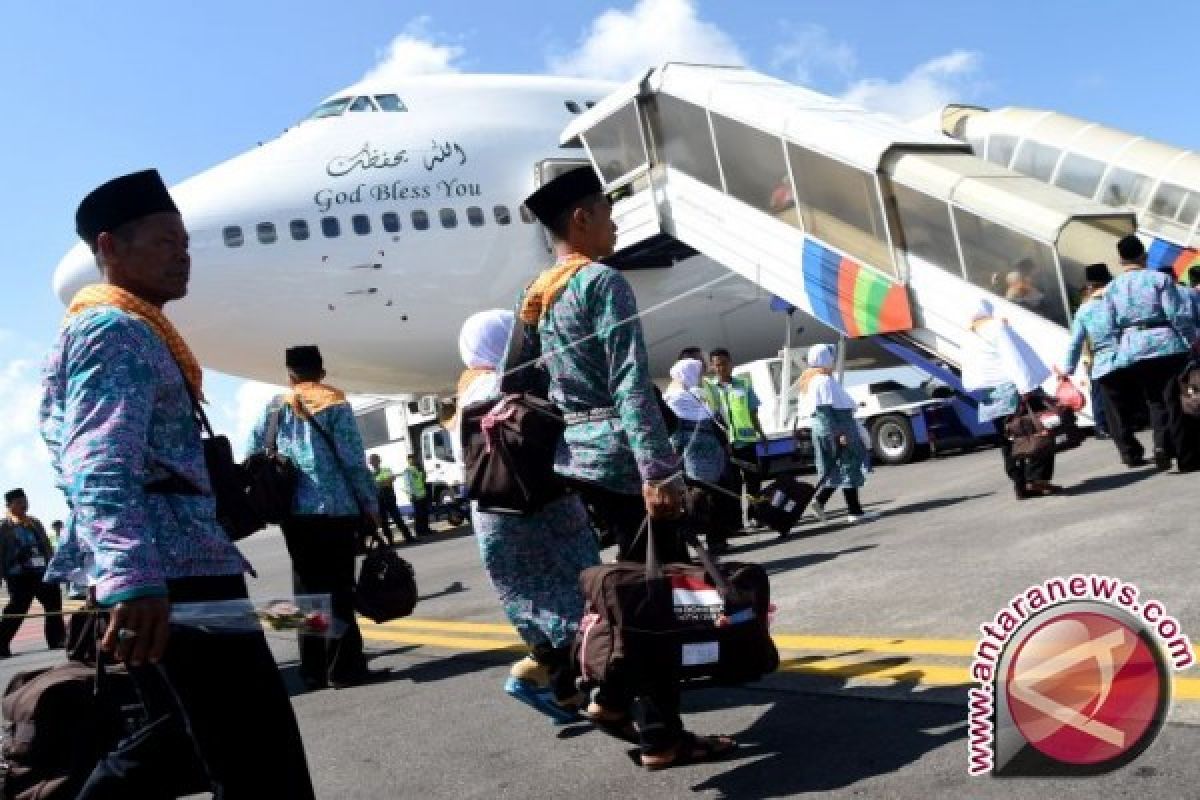 Calon Haji Solok Menuju Embarkasi Padang 7 Agustus
