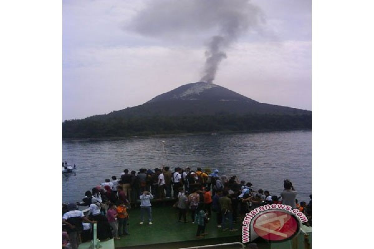 Gunung Anak Krakatau masih banyak mengeluarkan letusan