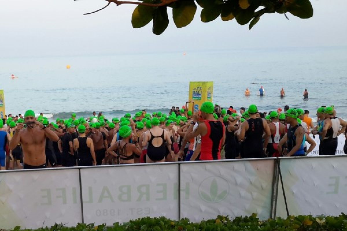 1700 Peserta Ikuti Herbalife Bali Triathlon 2016