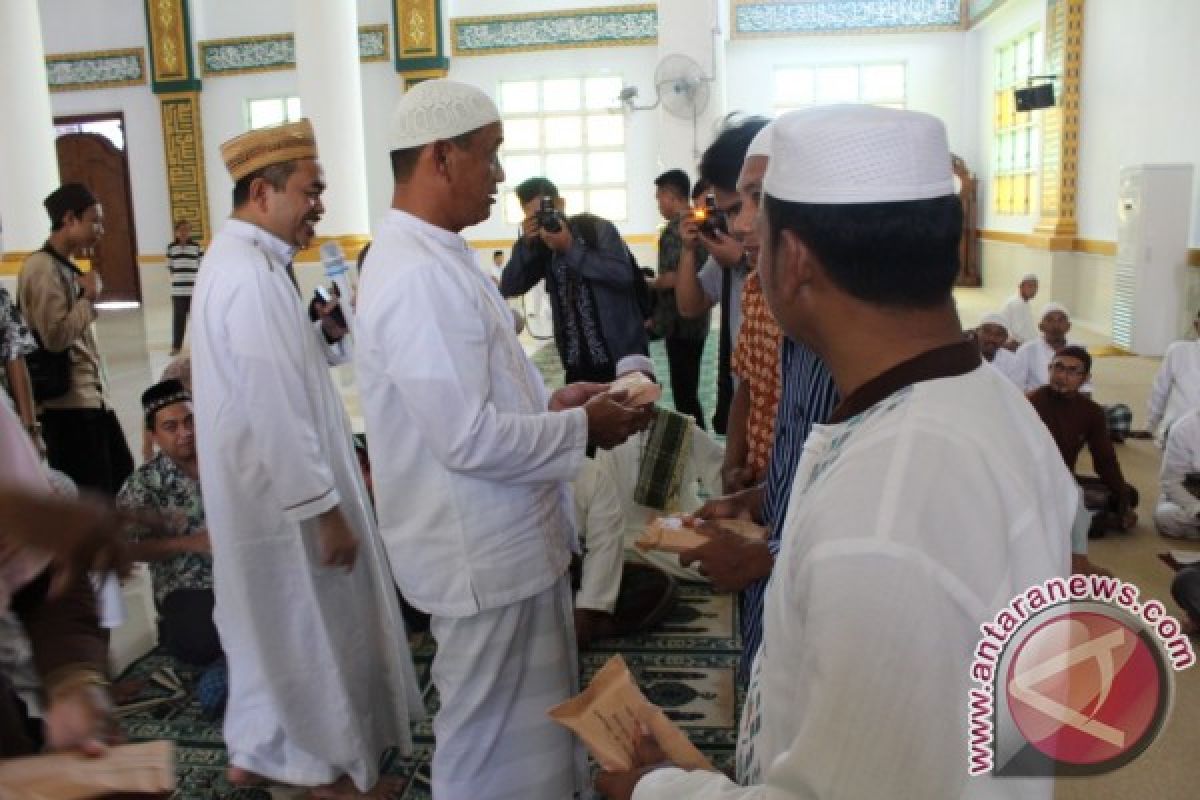 Baznas Pohuwato Salurkan Program Beasiswa