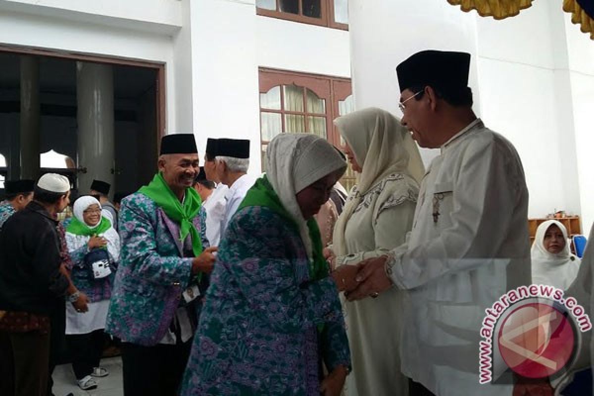 Bupati Rejanglebong imbau JCH jaga kesehatan