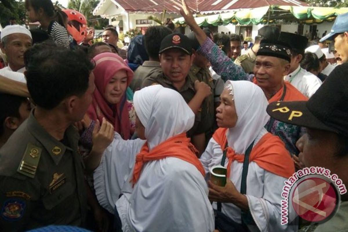 Sepuluh orang calon haji Mukomuko batal berangkat