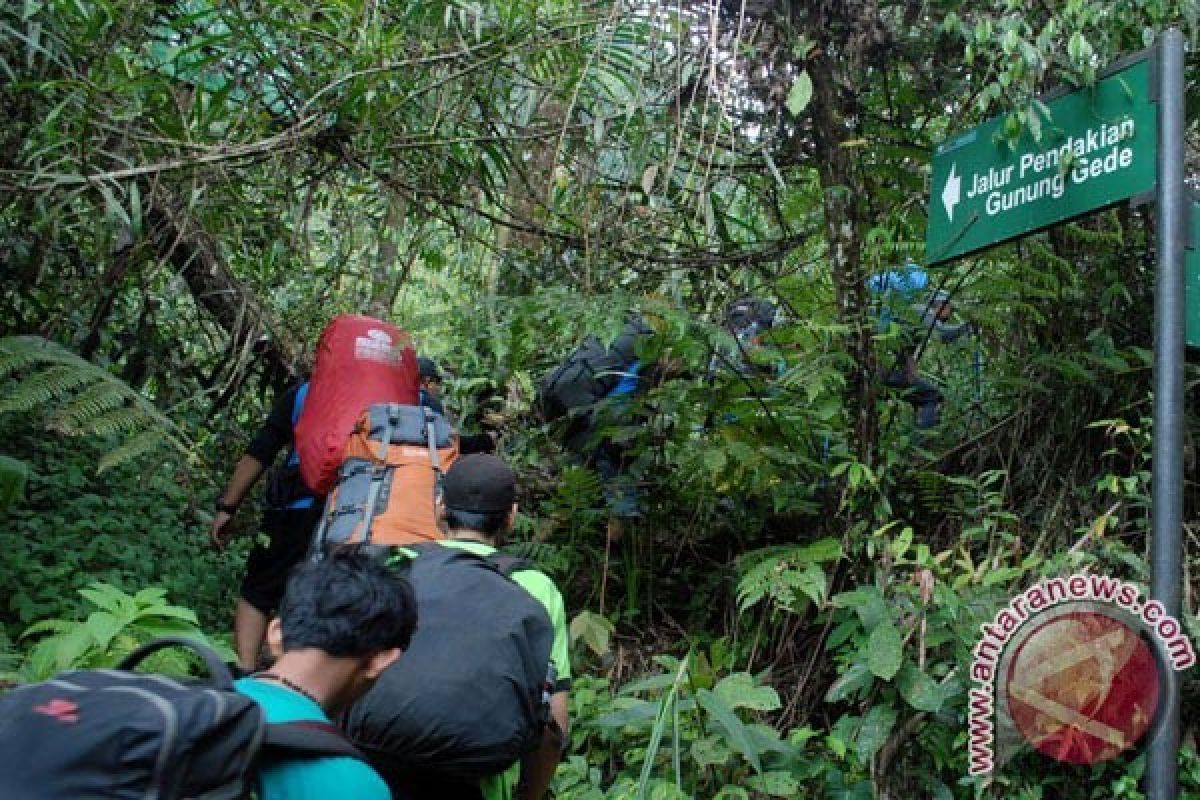 Jalur Pendakian TNGGP Ditutup Akibat Ini