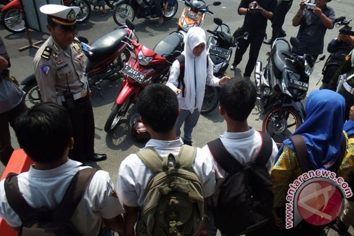 Polisi : Sekolah Membiarkan Siswa Melanggar Lalu Lintas