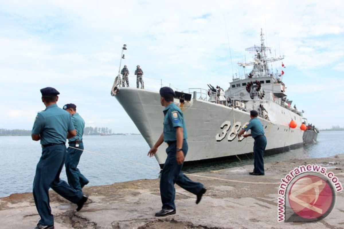 KRI Imam Bonjol pulangkan 39 nelayan Aceh dari India