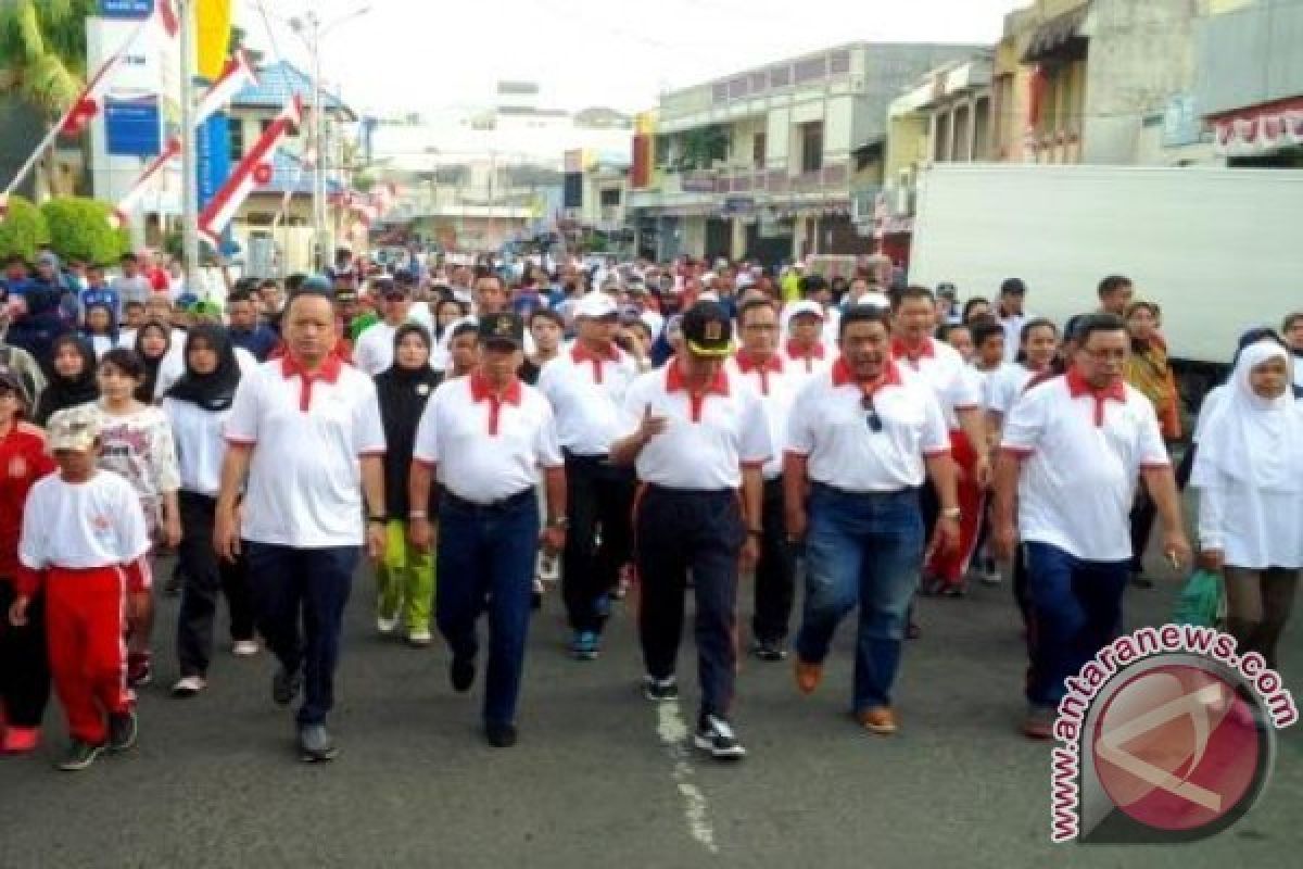 Karyawan Asabri jalan santai meriahkan HUT kemerdekaan