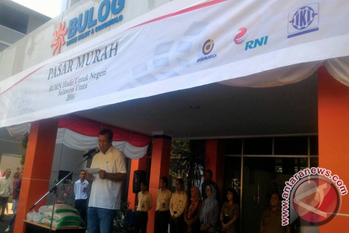 BUMN bagikan 1.000 paket kebutuhan pokok di Manado