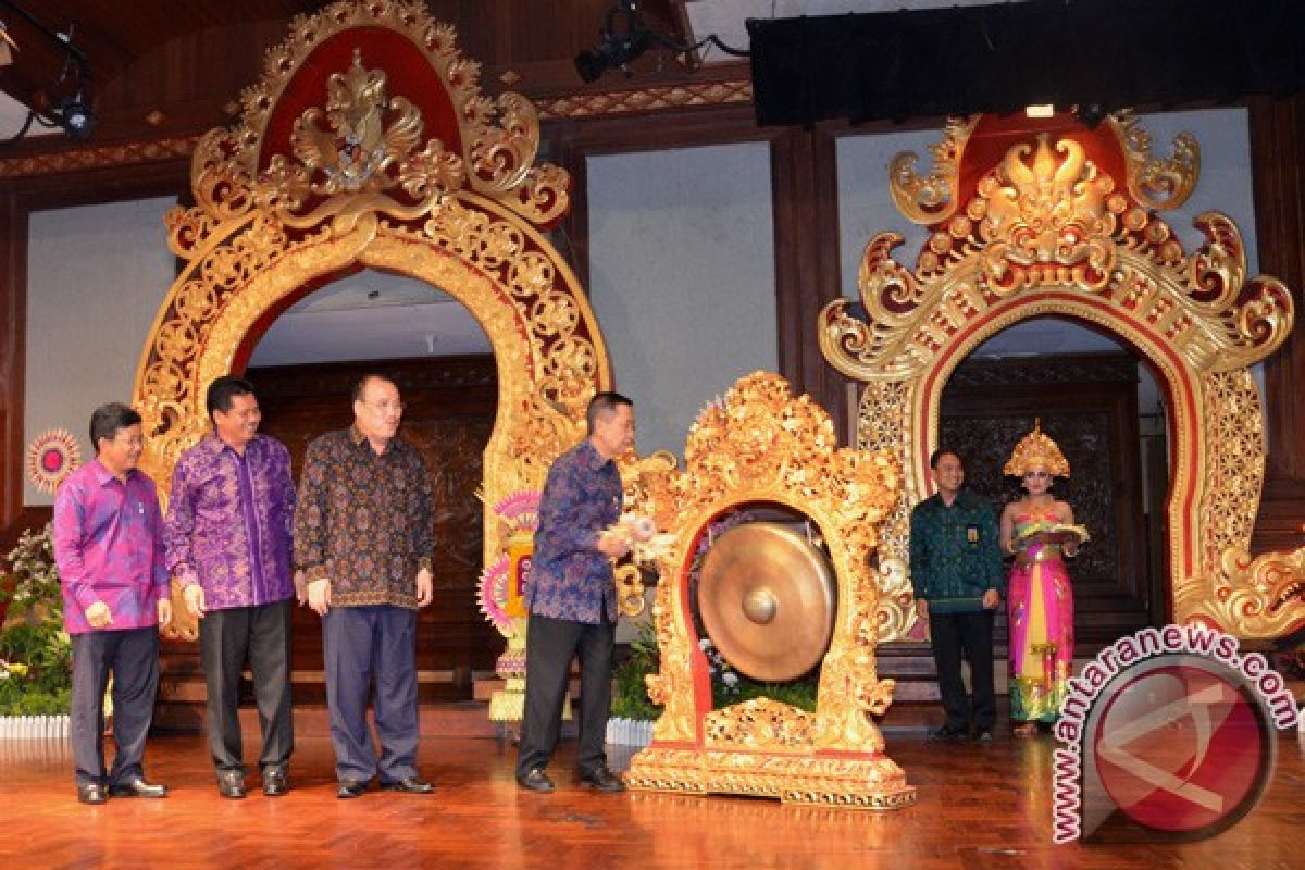 Pastika Buka Pameran Pembangunan Provinsi Bali