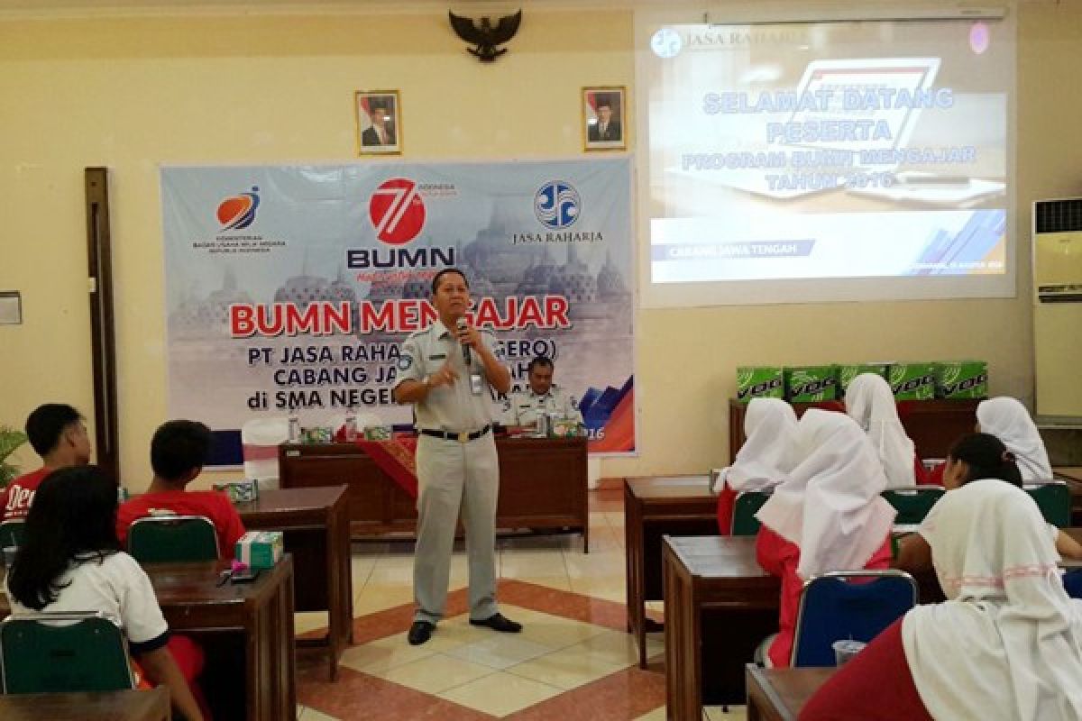 Program BUMN Mengajar di SMA I Berlangsung Akrab