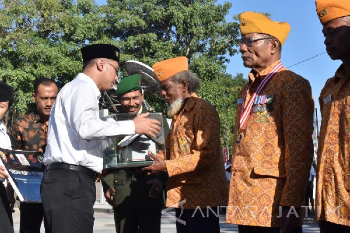 Semen Indonesia Bedah Rumah 17 Veteran NTT