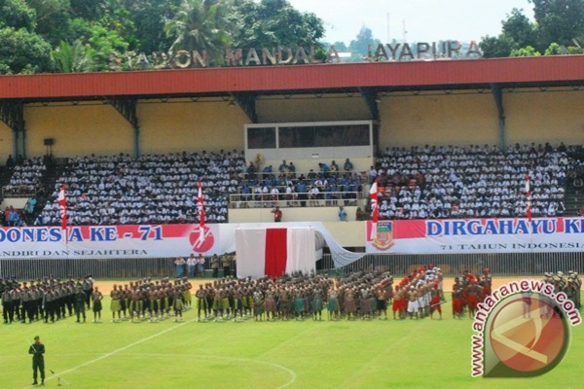 Dentuman Meriam warnai peringatan HUT RI di Papua