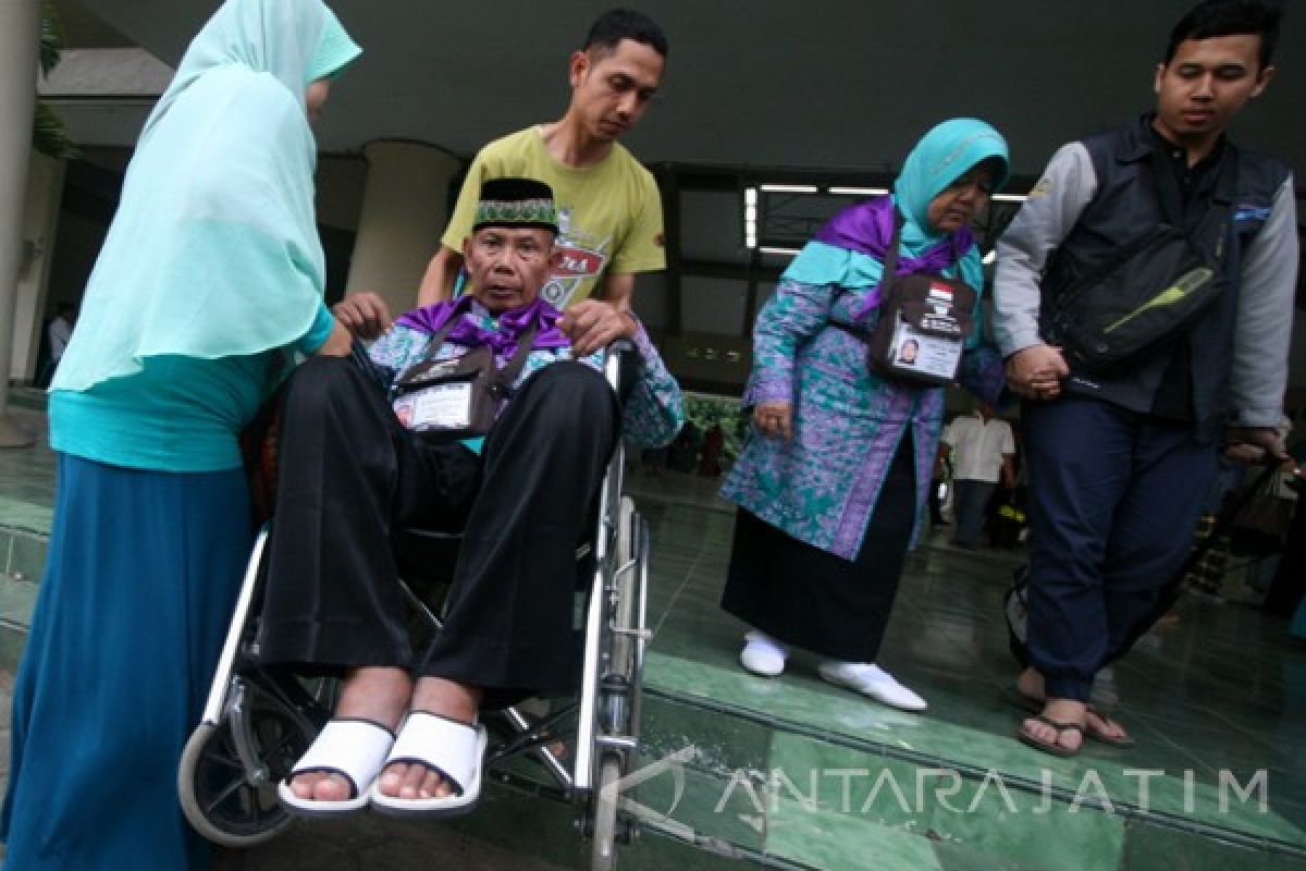  22 Bus Angkut Calon Haji Asal Jombang      