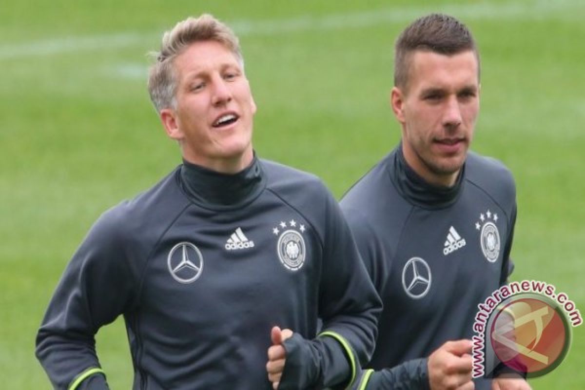 Jerman Adakan Pertandingan Perpisahan Untuk Schweinsteiger dan Podolski