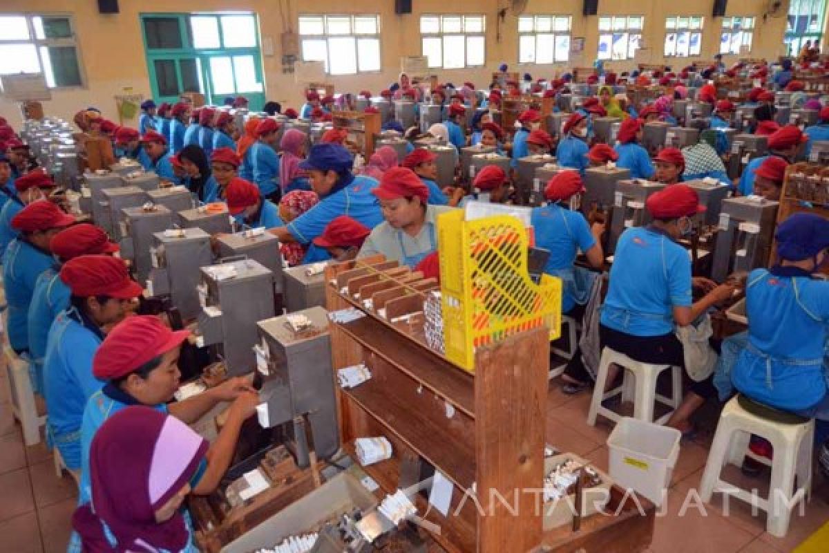 Dua Perusahaan di Bojonegoro Terapkan Upah Pedesaan