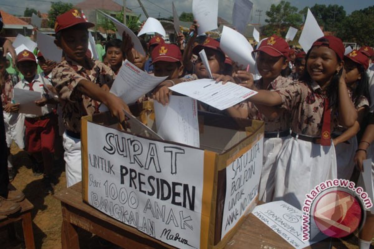 Ratusan siswa SD tulis surat untuk Presiden Jokowi