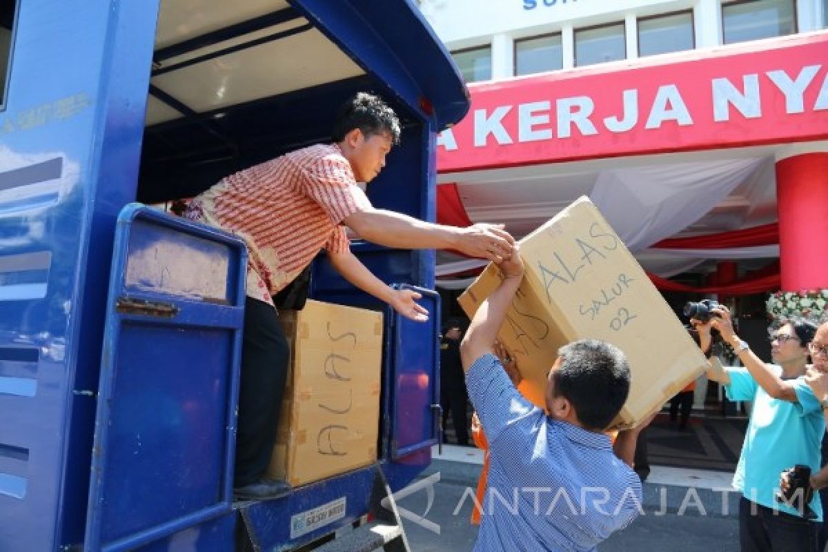 Pemkot Surabaya Bantu Korban Banjir Bandang Trenggalek