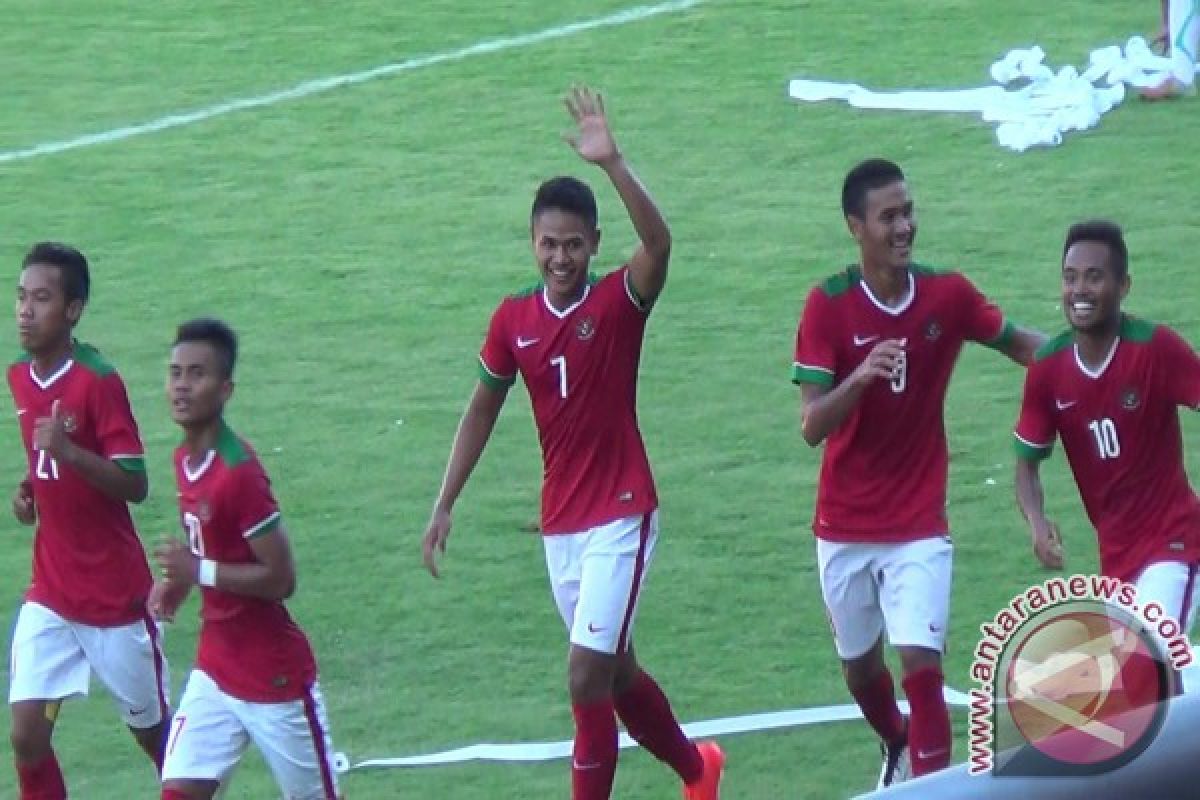 Sepak Bola - Timnas Indonesia U-19 bekuk Filipina 3-1