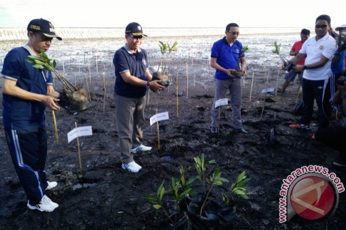 Bupati Seruyan Ajak Masyarakat Pesisir Kembangkan Mangrove