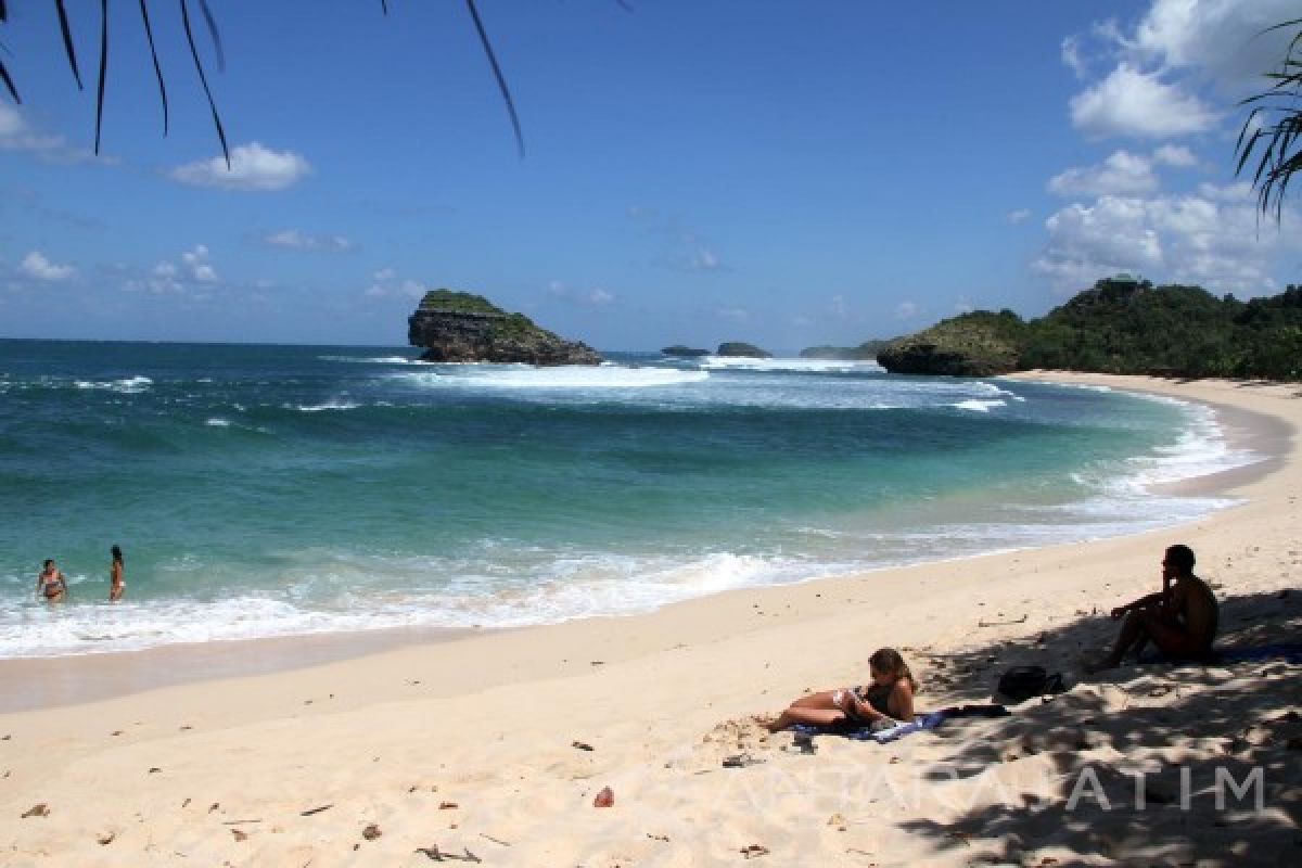 Pantai Watukarung Pacitan Diminati Wisatawan Mancanegara