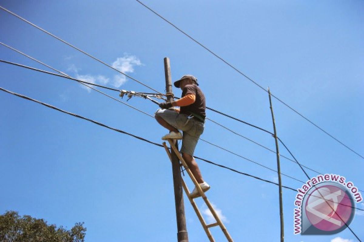 Tukang Pasang Kabel Telekomunikasi Bekasi Tewas Kesetrum