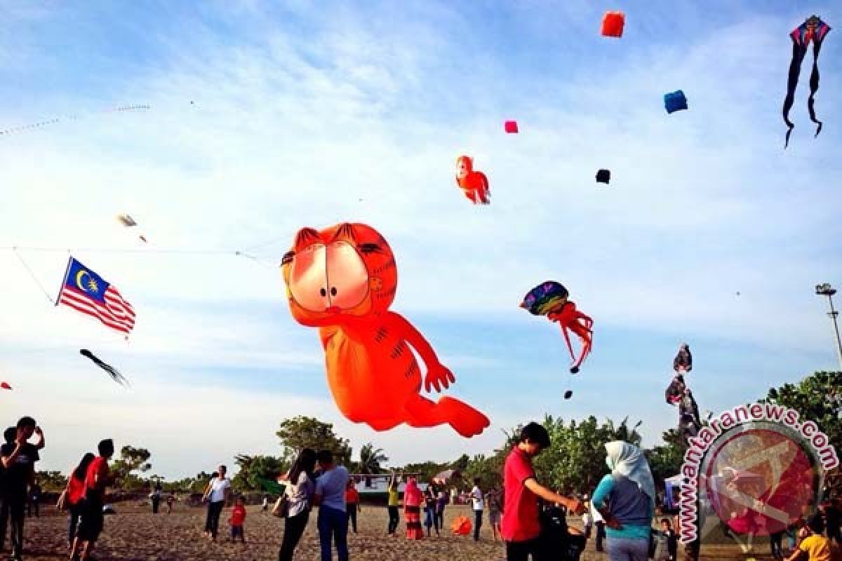 Festival layang-layang Makassar sukses menarik kunjungan wisatawan 