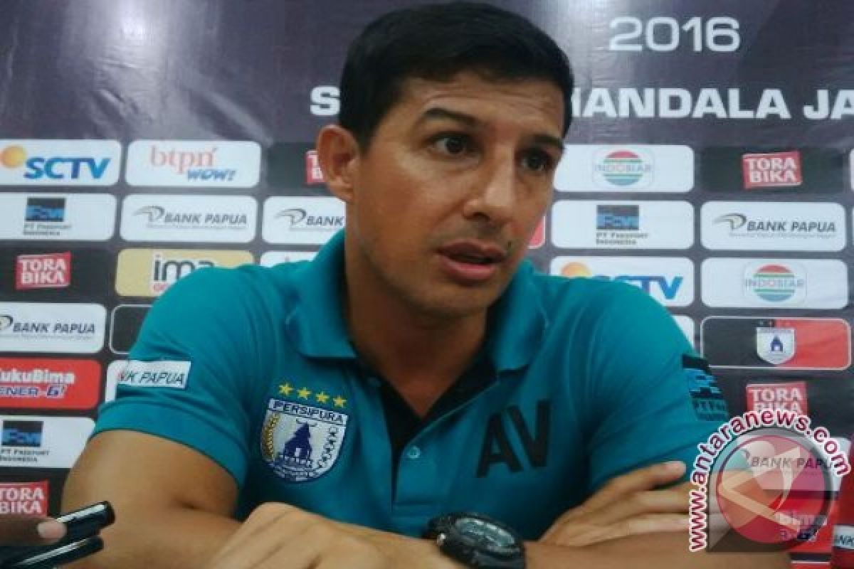 Alfredo: pemain Persipura kurang tenang selesaikan peluang 