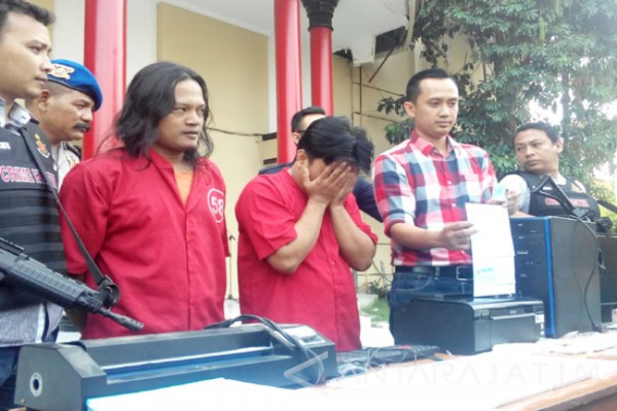 Polrestabes Surabaya Bongkat Sindikat Pembuatan KTP Palsu