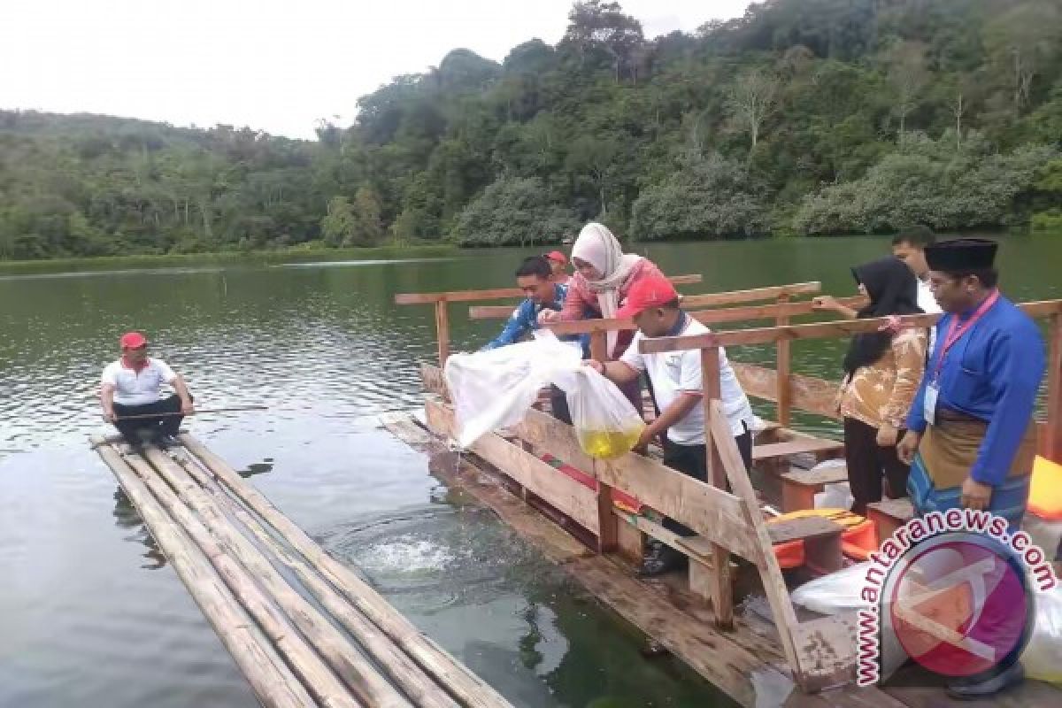 Gubernur sebar benih ikan semah 